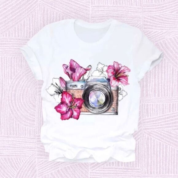 🆕 Women’s T-Shirt SIZE MP Tops White Camera Printed Design - Picture 1 of 4